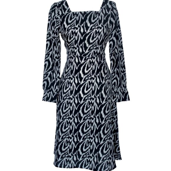 Attlas Midi Long Sleeve Dress in Black - Picture 7 of 7